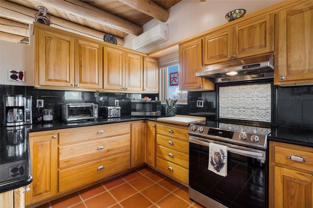 23 Descanso Road, Santa Fe, NM 87508