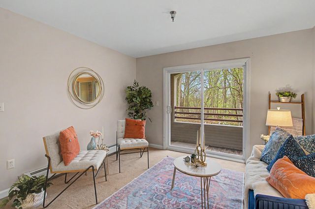 305 Lime Kiln Rd Apt 100, South Burlington, VT 05403