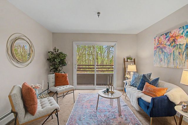 305 Lime Kiln Rd Apt 100, South Burlington, VT 05403