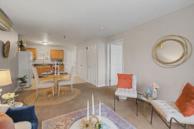 305 Lime Kiln Rd Apt 100, South Burlington, VT 05403