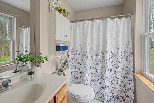 305 Lime Kiln Rd Apt 100, South Burlington, VT 05403