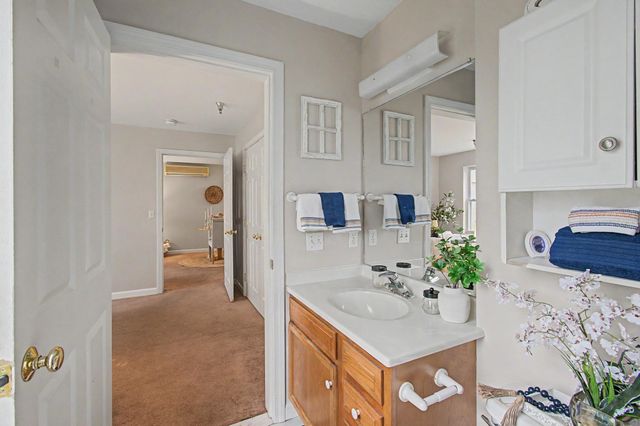 305 Lime Kiln Rd Apt 100, South Burlington, VT 05403