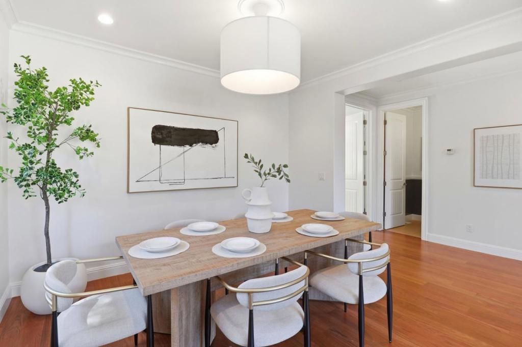Image 13 of property listing at 568 Irven Court, Palo Alto, CA 94306