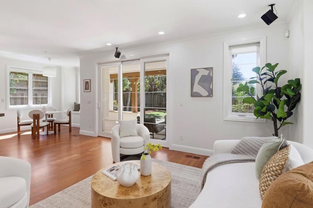 Image 17 of property listing at 568 Irven Court, Palo Alto, CA 94306