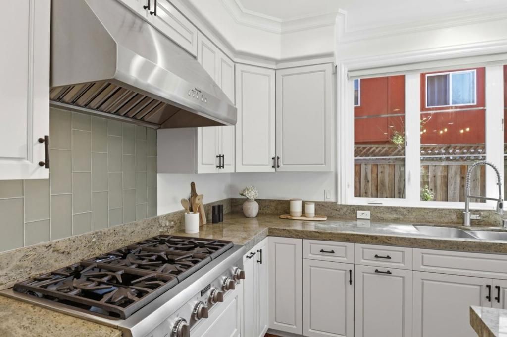 Image 22 of property listing at 568 Irven Court, Palo Alto, CA 94306