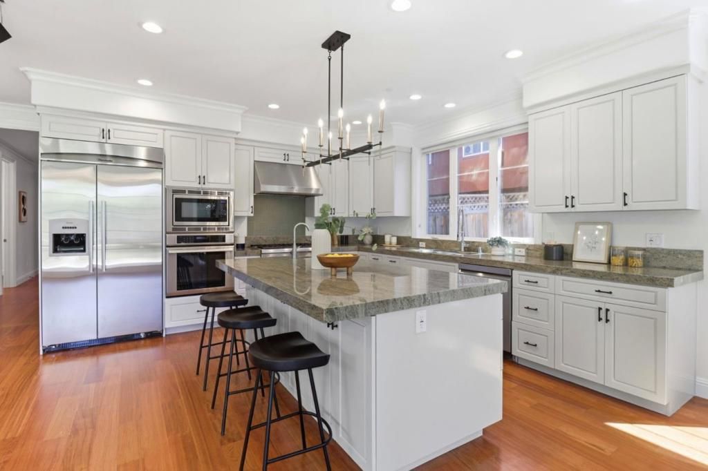 Image 27 of property listing at 568 Irven Court, Palo Alto, CA 94306