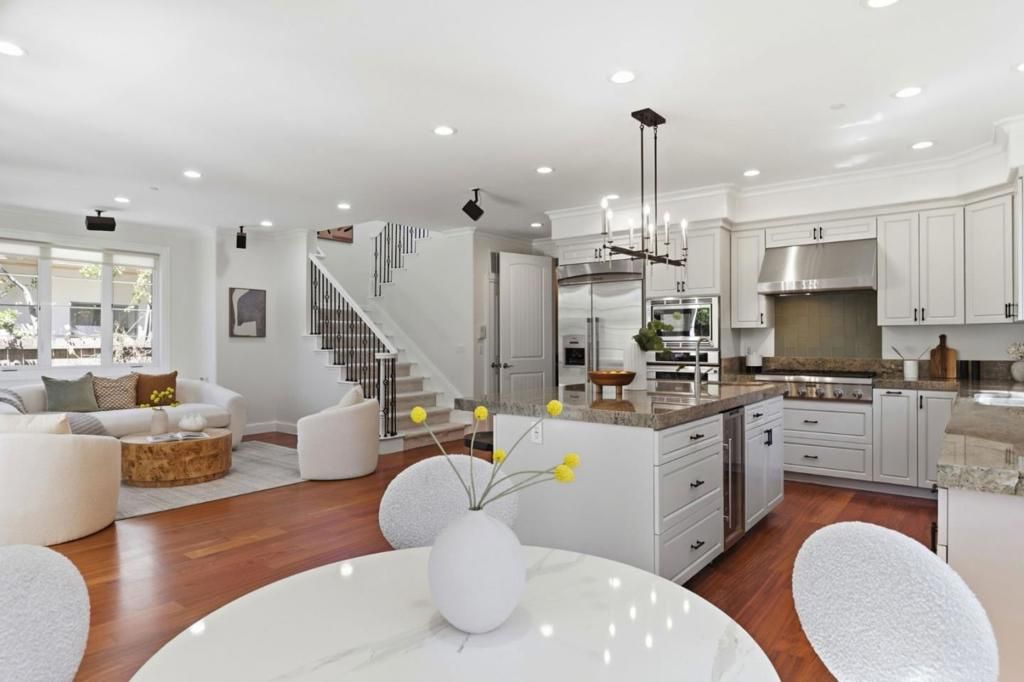 Image 28 of property listing at 568 Irven Court, Palo Alto, CA 94306