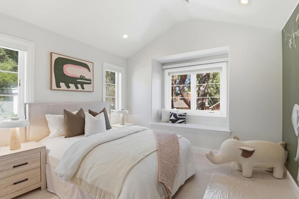 Image 34 of property listing at 568 Irven Court, Palo Alto, CA 94306