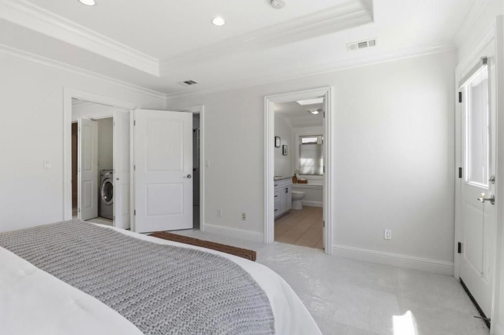 Image 40 of property listing at 568 Irven Court, Palo Alto, CA 94306