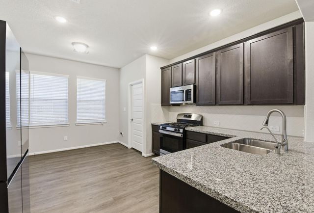 8434 Beacon Bay Circle, Baytown, TX 77523