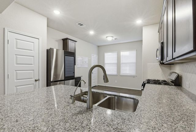 8434 Beacon Bay Circle, Baytown, TX 77523