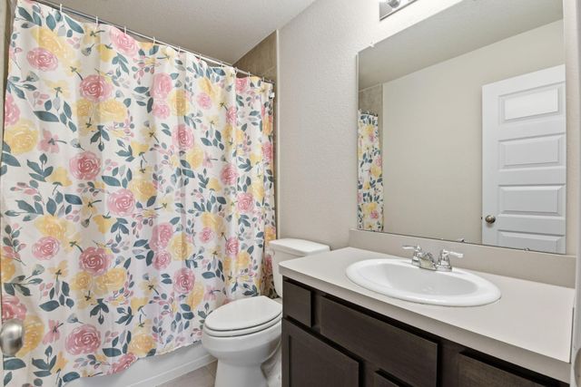 8434 Beacon Bay Circle, Baytown, TX 77523