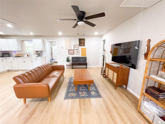 15511 Highway 6, Santa Fe, TX 77517