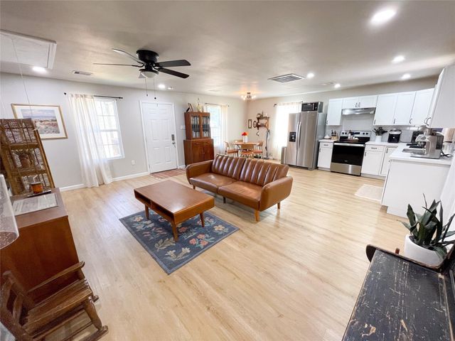 15511 Highway 6, Santa Fe, TX 77517