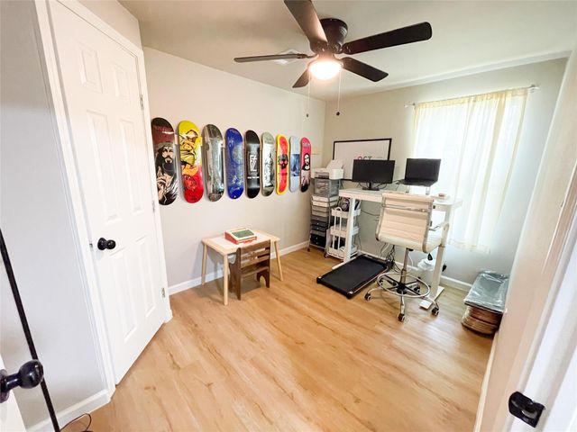 15511 Highway 6, Santa Fe, TX 77517