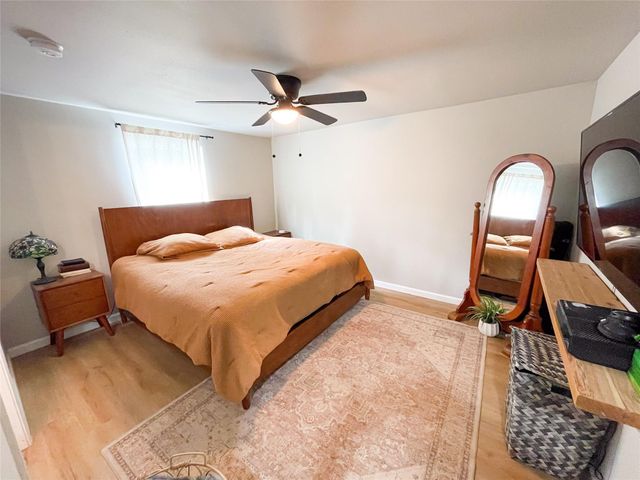 15511 Highway 6, Santa Fe, TX 77517