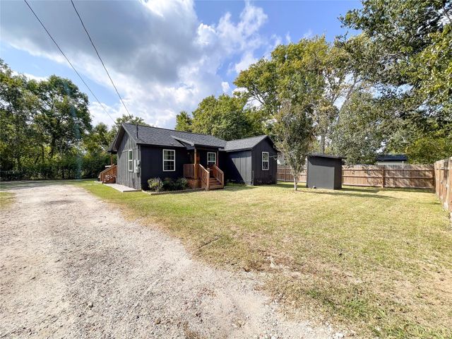 15511 Highway 6, Santa Fe, TX 77517
