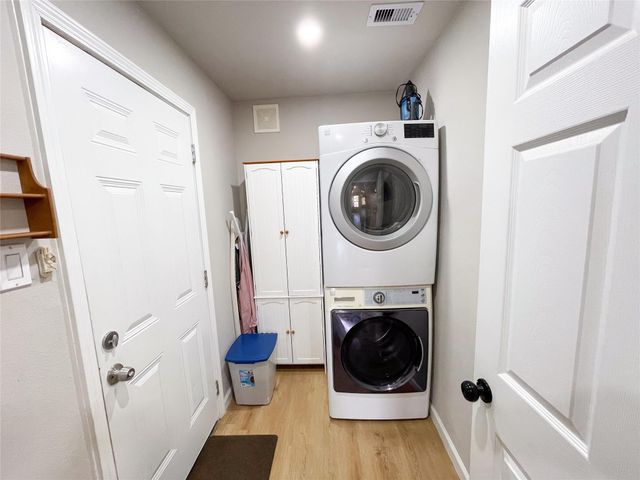 15511 Highway 6, Santa Fe, TX 77517