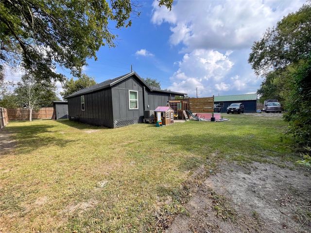 15511 Highway 6, Santa Fe, TX 77517