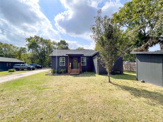15511 Highway 6, Santa Fe, TX 77517