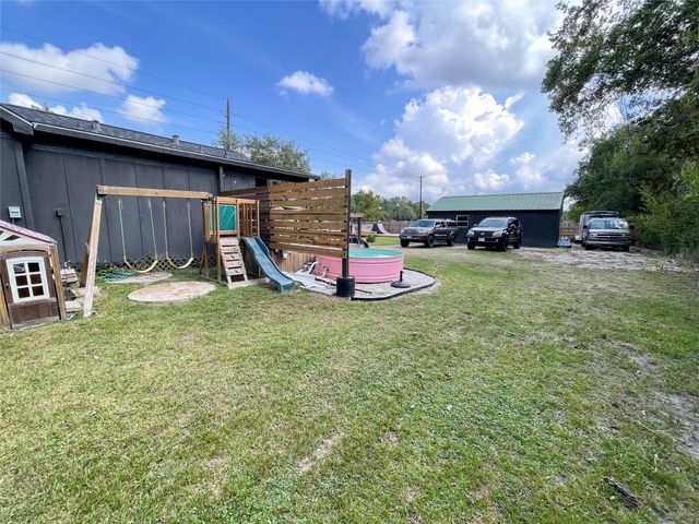 15511 Highway 6, Santa Fe, TX 77517