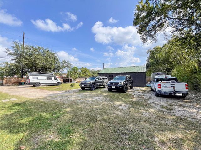 15511 Highway 6, Santa Fe, TX 77517