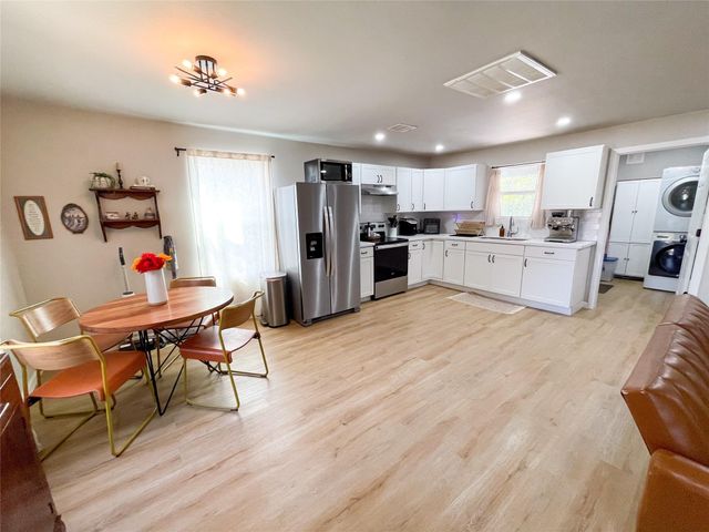 15511 Highway 6, Santa Fe, TX 77517