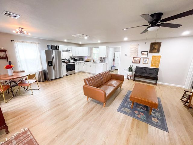 15511 Highway 6, Santa Fe, TX 77517