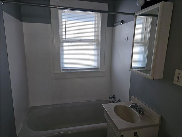 2120 E 68th Terrace, Kansas City, MO 64132