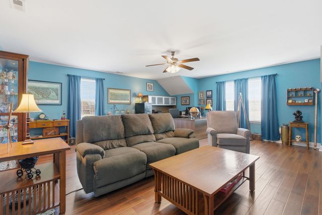 2206 Faulkner Springs Dr, Murfreesboro, TN 37128