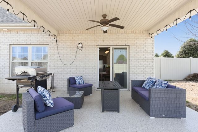 2206 Faulkner Springs Dr, Murfreesboro, TN 37128