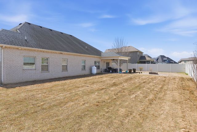 2206 Faulkner Springs Dr, Murfreesboro, TN 37128