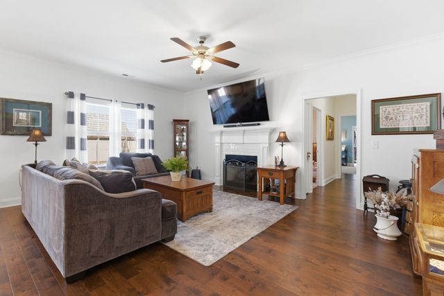 2206 Faulkner Springs Dr, Murfreesboro, TN 37128