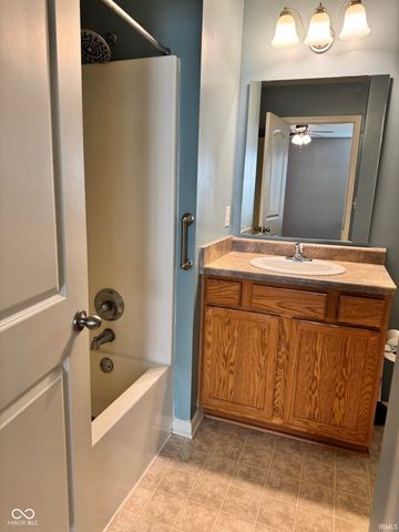 1300 Shadetree Lane, Sheridan, IN 46069