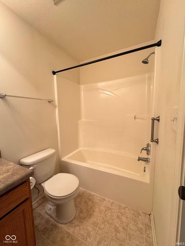 1300 Shadetree Lane, Sheridan, IN 46069