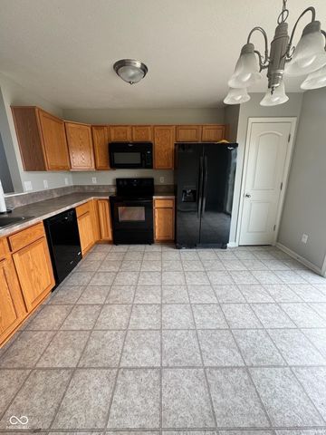 1300 Shadetree Lane, Sheridan, IN 46069