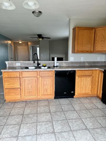 1300 Shadetree Lane, Sheridan, IN 46069