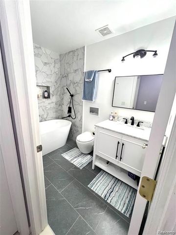 13185 Canopy Drive, Sterling Heights, MI 48313