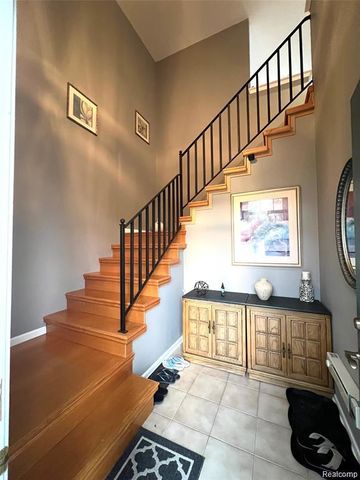 13185 Canopy Drive, Sterling Heights, MI 48313