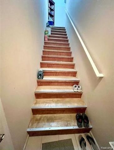 13185 Canopy Drive, Sterling Heights, MI 48313