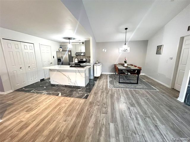 13185 Canopy Drive, Sterling Heights, MI 48313