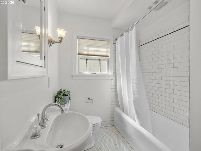 4435 Ne 35TH Ave, Portland, OR 97211
