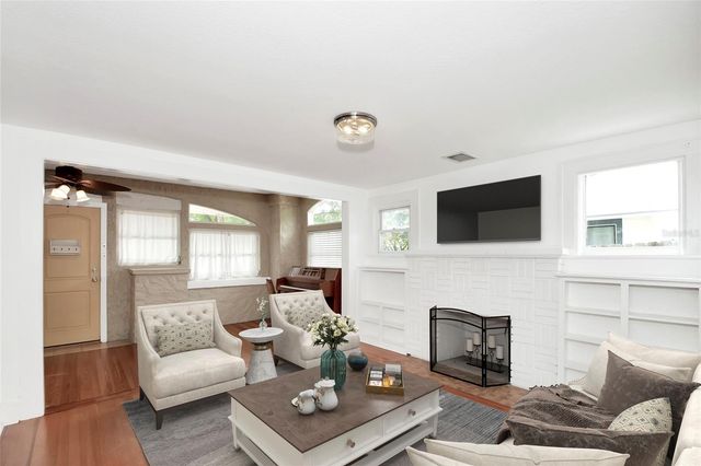 1190 8TH STREET N, St Petersburg, FL 33701