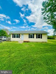 105 DOWNES DR, Hartly, DE 19953