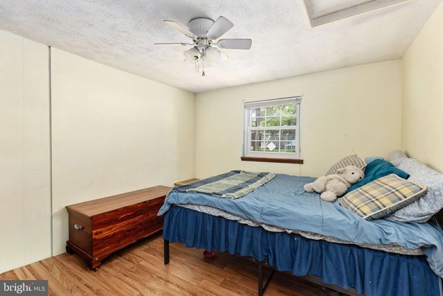 107 HULLS CHAPEL RD, Fredericksburg, VA 22406