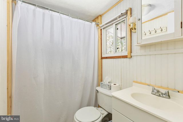 107 HULLS CHAPEL RD, Fredericksburg, VA 22406