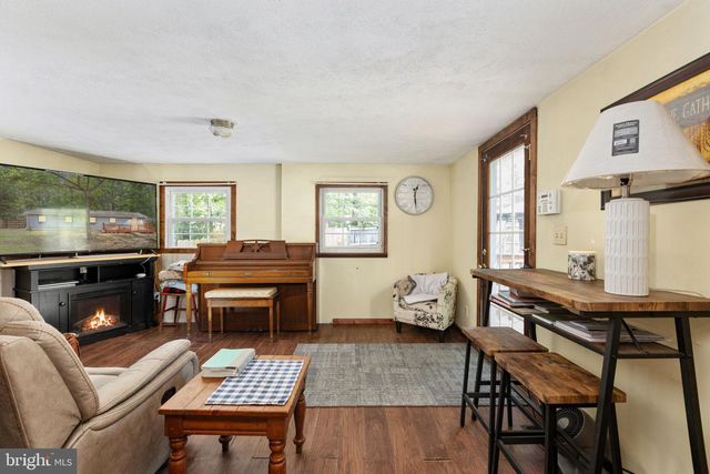 107 HULLS CHAPEL RD, Fredericksburg, VA 22406