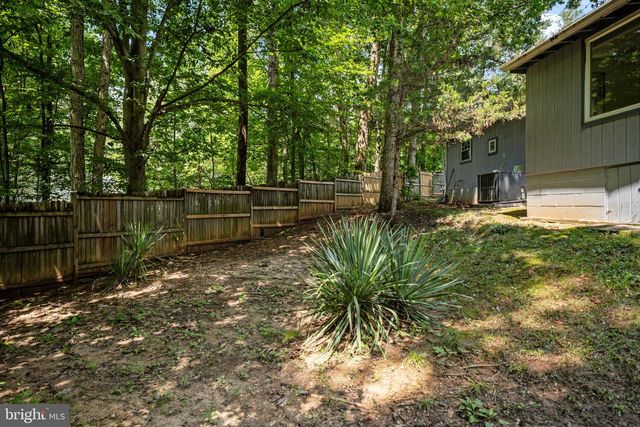107 HULLS CHAPEL RD, Fredericksburg, VA 22406