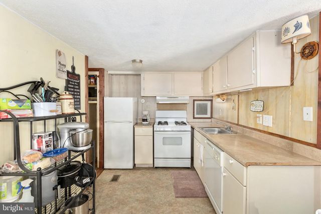 107 HULLS CHAPEL RD, Fredericksburg, VA 22406