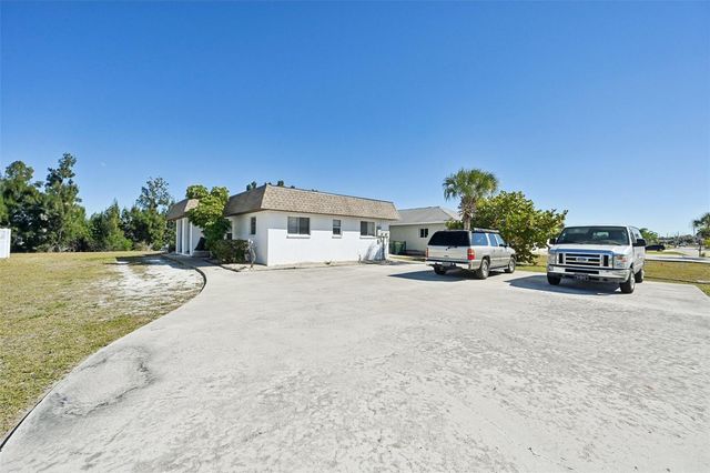 124 BOUNDARY BOULEVARD, Rotonda West, FL 33947